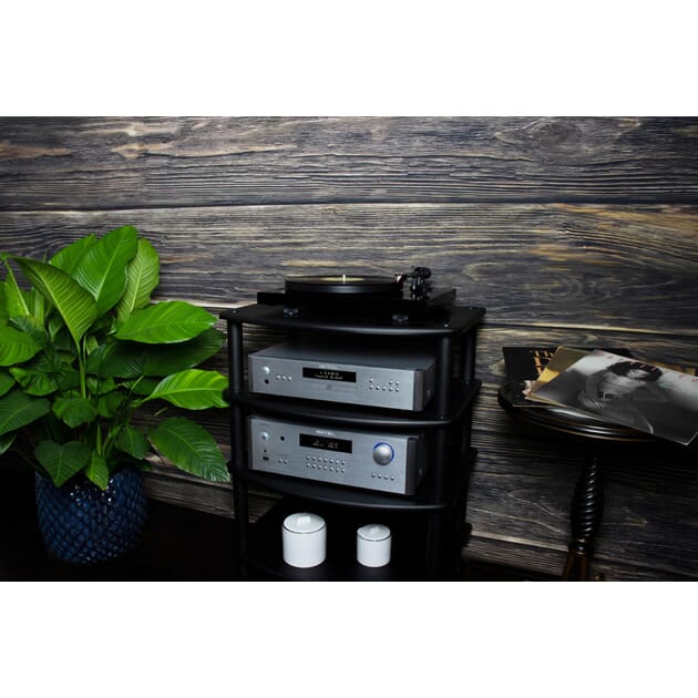 101091_Rel WEB_Image_Rotel_RA-1592_MKII_-_Sølv_Integrertforst_ra-1592mkii_lifestyle1131982453_plid_8360.jpeg